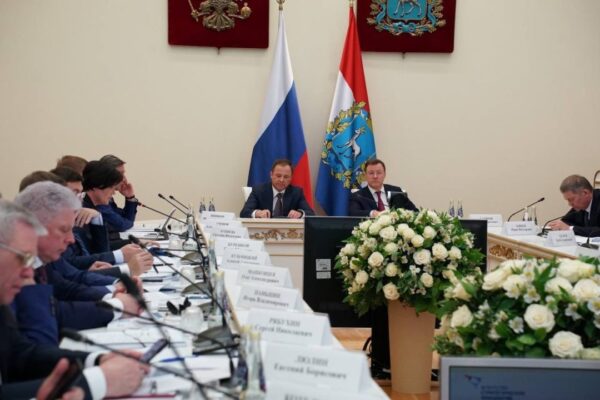 Полпред Игорь Комаров провел заседание окружного Совета
