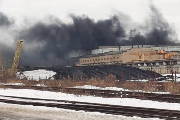 На территории Ярославского моторного завода произошел пожар