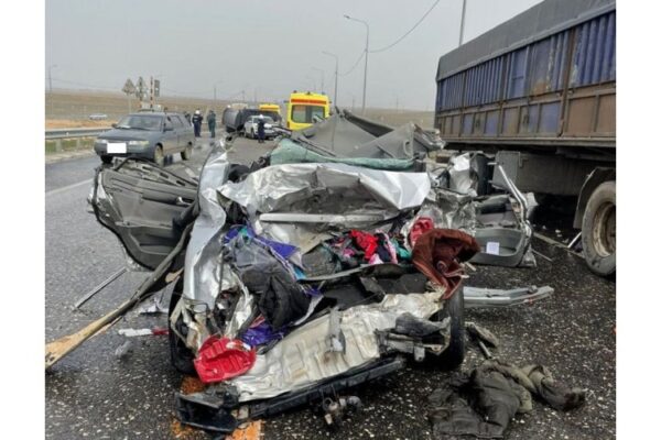 Смертельное ДТП с пятью автомобилями произошло в Астраханской области
