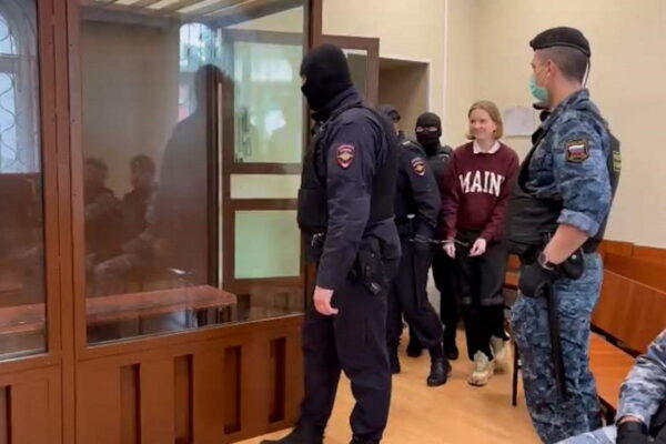 Суд продлил арест подозреваемой в убийстве военкора Татарского
