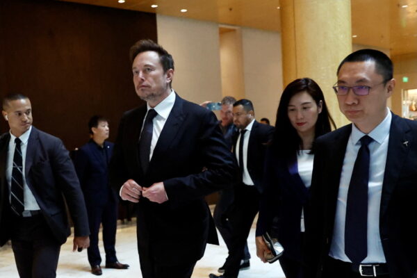 Илон Маск нанес визит в Китай