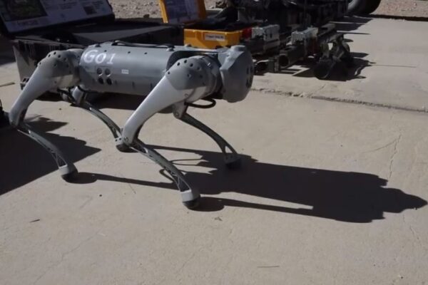 Американцы тестируют китайский бионический робот-собаку Unitree Go1