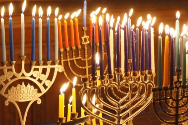 Ханукальные свечи зажгут сегодня белорусские иудеи