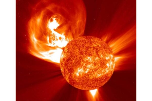 Самая мощная вспышка за последние шесть лет произошла на Солнце