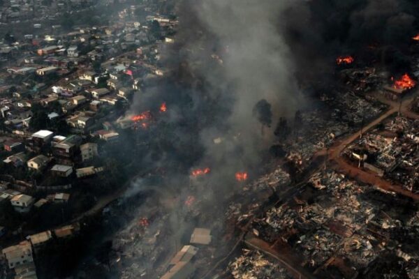 В результате лесных пожаров в Чили погибли 112 человек